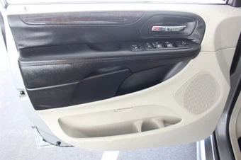 2015 Dodge Grand Caravan SE 121.2" WB - miniatura 43