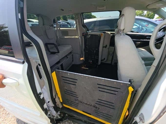 2015 Dodge Grand Caravan SE 121.2" WB - miniatura 17