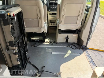 2015 Dodge Grand Caravan SE 121.2" WB - miniatura 51
