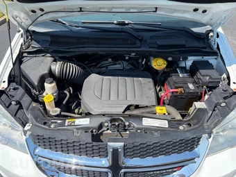2015 Dodge Grand Caravan SE 121.2" WB - miniatura 64
