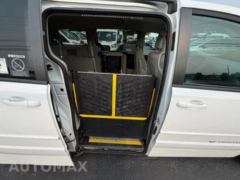 2015 Dodge Grand Caravan SE 121.2" WB - miniatura 37