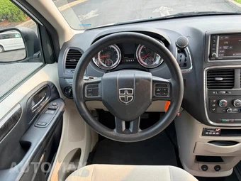 2015 Dodge Grand Caravan SE 121.2" WB - miniatura 49