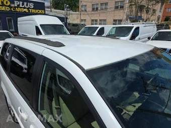 2015 Dodge Grand Caravan SXT 121.2" WB – miniatura 12