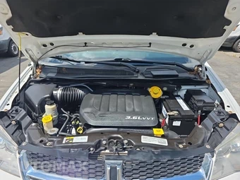 2015 Dodge Grand Caravan SXT 121.2" WB – miniatura 19