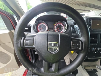 2015 Dodge Grand Caravan SXT 121.2" WB - miniatura 10