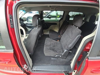 2015 Dodge Grand Caravan SXT 121.2" WB - miniatura 13