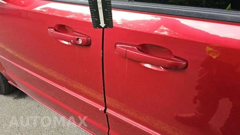 2015 Dodge Grand Caravan SXT 121.2" WB - miniatura 44