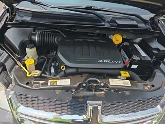2015 Dodge Grand Caravan SXT 121.2" WB – miniatura 19