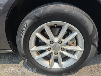 2015 Dodge Grand Caravan SXT 121.2" WB – miniatura 9