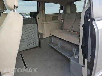 2015 Dodge Grand Caravan SXT 121.2" WB - miniatura 13