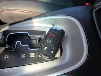 2015 Dodge Journey R/T – miniatura 8