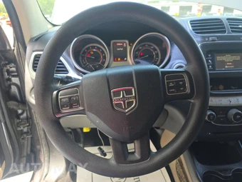 2015 Dodge Journey SXT – miniatura 10