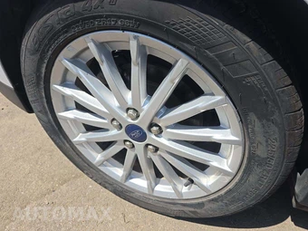 2015 Ford C-MAX Hybrid SE - miniatura 27