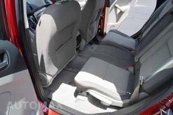 2015 Ford C-MAX Hybrid SE - miniatura 27
