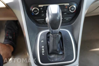 2015 Ford C-MAX Hybrid SE - miniatura 32