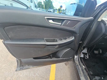 2015 Ford Edge SE – miniatura 9