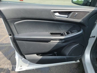2015 Ford Edge SEL – miniatura 9