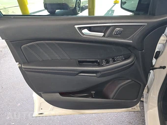 2015 Ford Edge Sport – miniatura 9