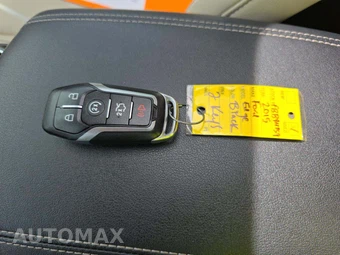 2015 Ford Edge Titanium – miniatura 8