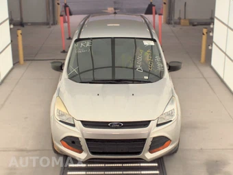 2015 Ford Escape S – miniatura 2