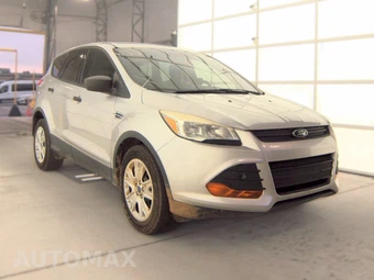 2015 Ford Escape S – miniatura 3