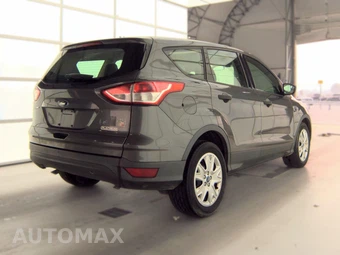 2015 Ford Escape S – miniatura 4
