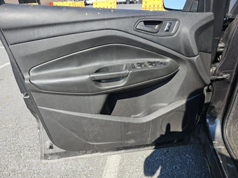 2015 Ford Escape S – miniatura 9