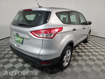 2015 Ford Escape S – miniatura 4
