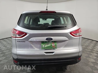 2015 Ford Escape S – miniatura 5
