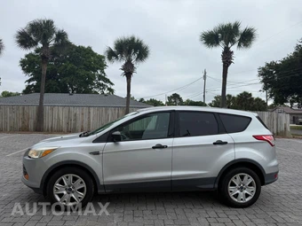 2015 Ford Escape S - miniatura 2