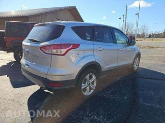 2015 Ford Escape SE – miniatura 3
