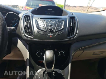 2015 Ford Escape SE – miniatura 10