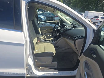 2015 Ford Escape SE – miniatura 8