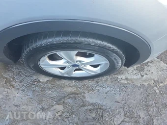 2015 Ford Escape SE – miniatura 9