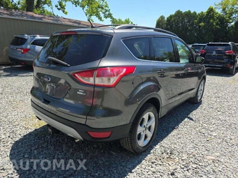 2015 Ford Escape SE – miniatura 3