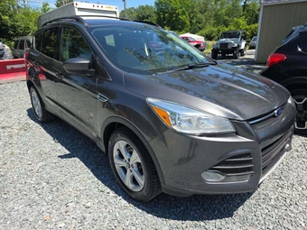 2015 Ford Escape SE – miniatura 4