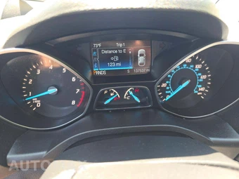 2015 Ford Escape SE – miniatura 9