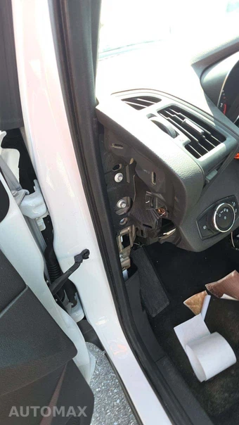 2015 Ford Escape SE – miniatura 32