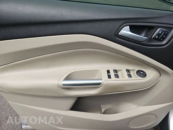2015 Ford Escape Titanium - miniatura 9