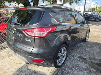 2015 Ford Escape Titanium - miniatura 3
