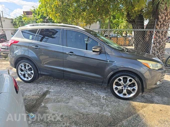 2015 Ford Escape Titanium - miniatura 4