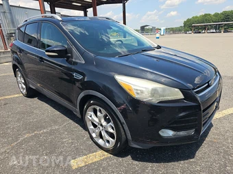 2015 Ford Escape Titanium – miniatura 3