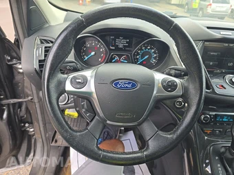 2015 Ford Escape Titanium – miniatura 10
