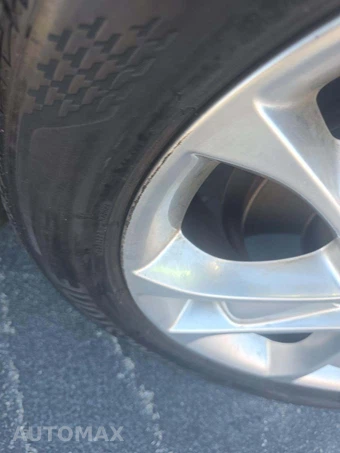 2015 Ford Escape Titanium – miniatura 24