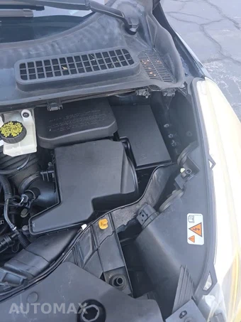 2015 Ford Escape Titanium – miniatura 26