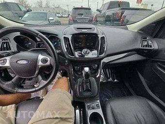 2015 Ford Escape Titanium – miniatura 10