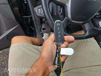2015 Ford Escape Titanium – miniatura 8