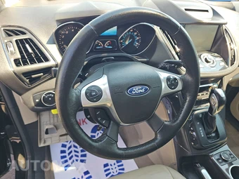 2015 Ford Escape Titanium - miniatura 10