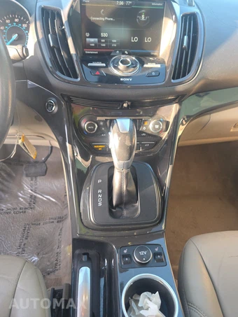 2015 Ford Escape Titanium – miniatura 11