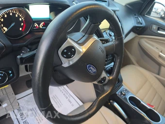 2015 Ford Escape Titanium – miniatura 10